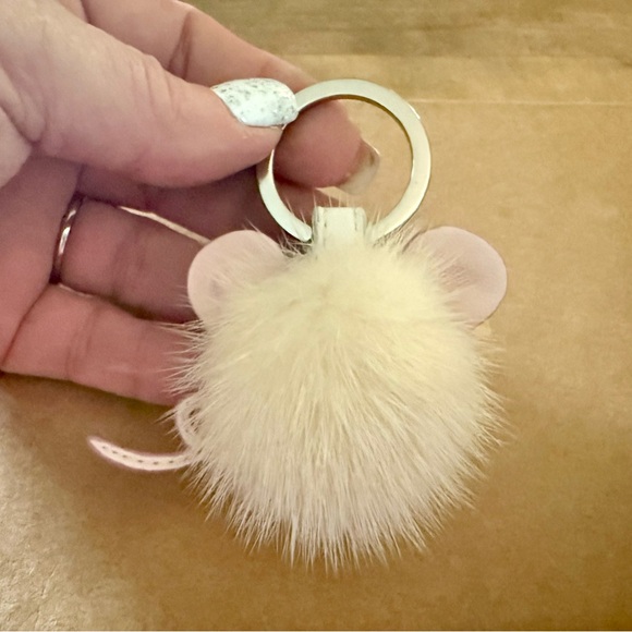 VERY VERY RARE Coach White Mink Fur Mouse Keychain Fob Bag Charm - Picture 2 of 4